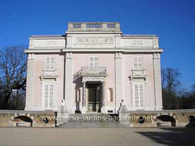 Chateau de Bagatelle 3  février 2007, sous un ciel bleu