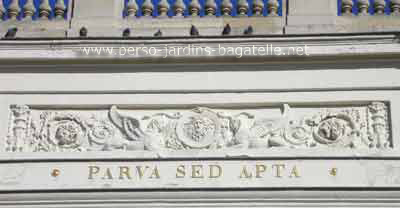 Inscription "Parva sed apta".