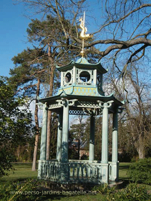 Kiosque avec animal de profil