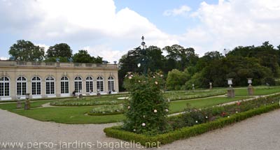 Orangerie de bagatelle et son parterre