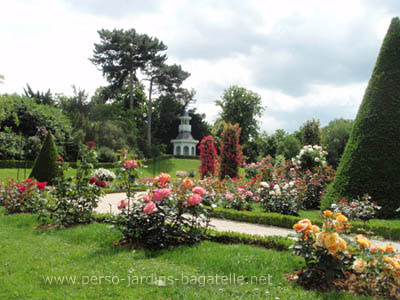 Roses et Kiosque de l'Impratrice